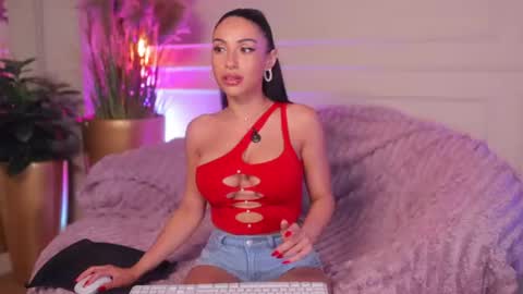 Snapshot of _anna_bloom chatting on 8, 7, 2026 Anna online show from 8, 7, 2026