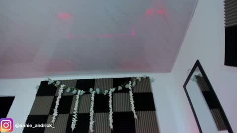 Snapshot of _annie_andrick_ chatting on 9, 4, 2026 Annie Andrick online show from 9, 4, 2026