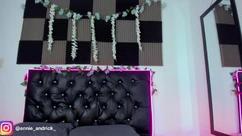 Snapshot of _annie_andrick_ chatting on 11, 4, 2026 Annie Andrick online show from 11, 4, 2026