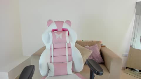    online show from 17, 2, 2025