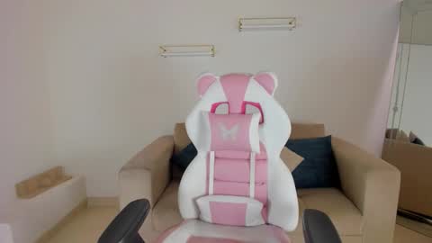    online show from 15, 9, 2025