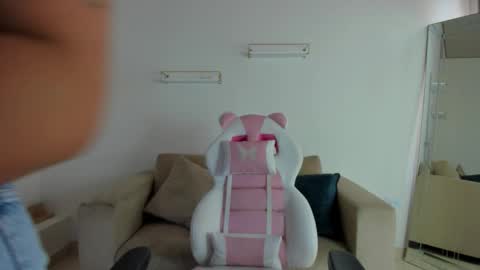    online show from 27, 10, 2025