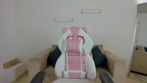    online show from 4, 11, 2025