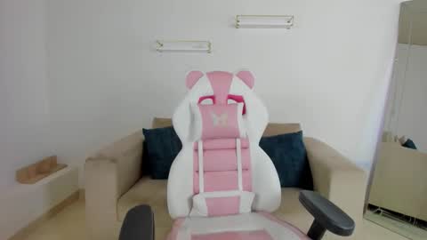    online show from 25, 11, 2025