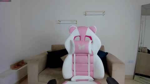    online show from 25, 2, 2026