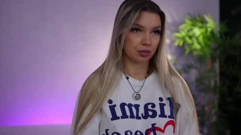 Snapshot of _arielle chatting on 1, 4, 2026 Arielle online show from 1, 4, 2026