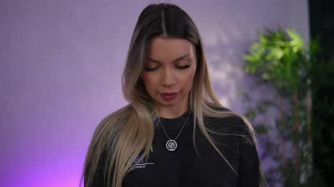 Snapshot of _arielle chatting on 8, 4, 2026 Arielle online show from 8, 4, 2026