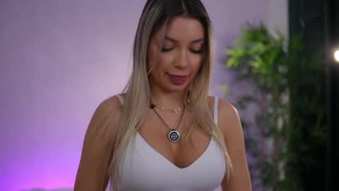 Snapshot of _arielle chatting on 9, 4, 2026 Arielle online show from 9, 4, 2026