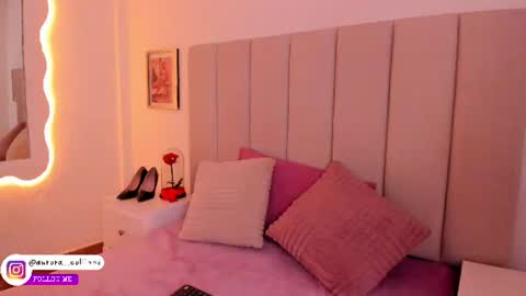 _aurora_collins_ online show from 24, 7, 2026
