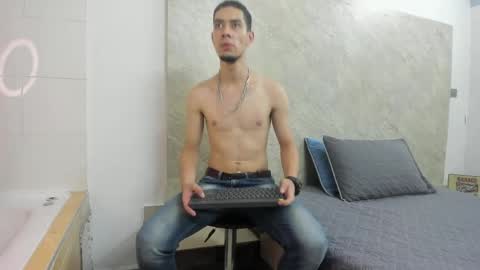 Snapshot of _axel_09 chatting on 10, 4, 2026 _axel_09 online show from 10, 4, 2026