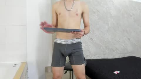 Snapshot of _axel_09 chatting on 11, 4, 2026 _axel_09 online show from 11, 4, 2026