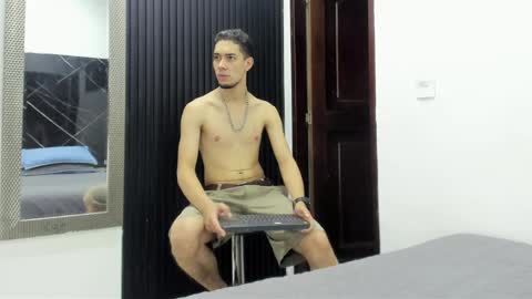 Snapshot of _axel_09 chatting on 14, 4, 2026 _axel_09 online show from 14, 4, 2026