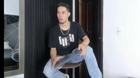 Snapshot of _axel_09 chatting on 5, 5, 2026 _axel_09 online show from 5, 5, 2026