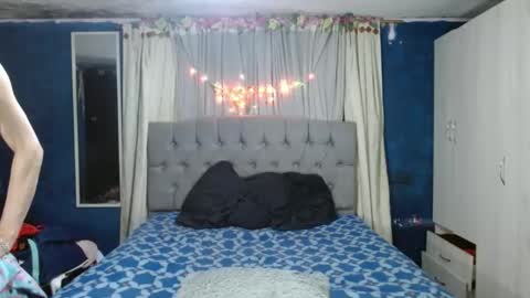 Snapshot of _azalea_65 chatting on 5, 10, 2025 _azalea_65 online show from 5, 10, 2025