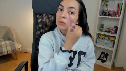 Snapshot of _bellaevans_ chatting on 12, 6, 2026 Bella Evans online show from 12, 6, 2026