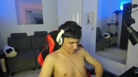 Snapshot of _blakee chatting on 12, 1, 2025 B L A K E online show from 12, 1, 2025