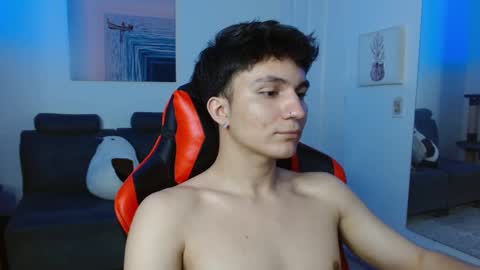 Snapshot of _blakee chatting on 4, 2, 2025 B L A K E online show from 4, 2, 2025