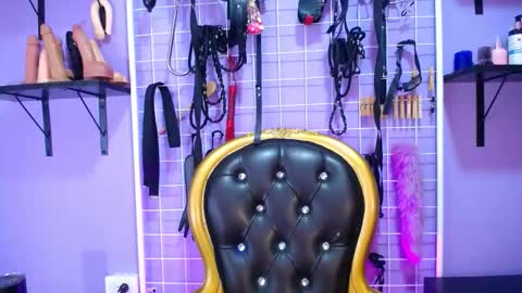 Bella online show from 10, 10, 2025