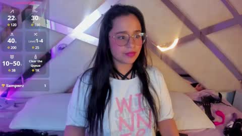 Snapshot of _carolinee_sweet chatting on 7, 12, 2024 Caroline Sweet online show from 7, 12, 2024