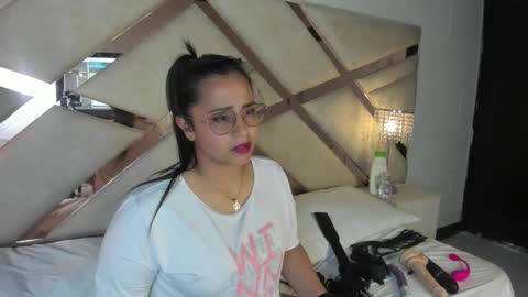Snapshot of _carolinee_sweet chatting on 11, 1, 2025 Caroline Sweet online show from 11, 1, 2025