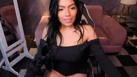 Snapshot of _charlottee_b chatting on 9, 4, 2026 _charlottee_b online show from 9, 4, 2026