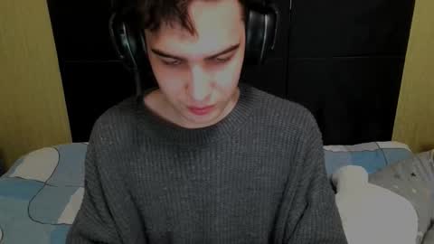 _crise_next_door_ online show from 11, 2, 2026