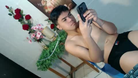 Snapshot of _cumwithrussel chatting on 19, 6, 2026 Russ online show from 19, 6, 2026