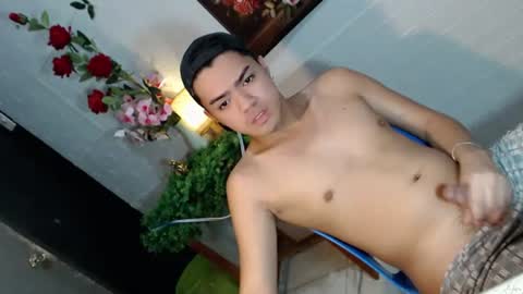 Snapshot of _cumwithrussel chatting on 25, 6, 2026 Russ online show from 25, 6, 2026