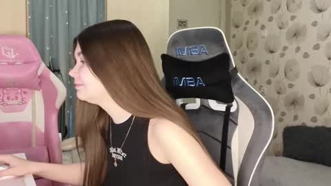 Snapshot of _cute_ice chatting on 18, 5, 2026 _cute_ice online show from 18, 5, 2026