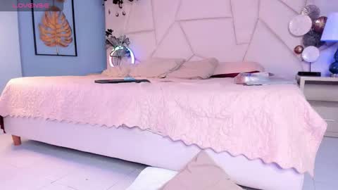 Dahiana Lincoln online show from 5, 3, 2026