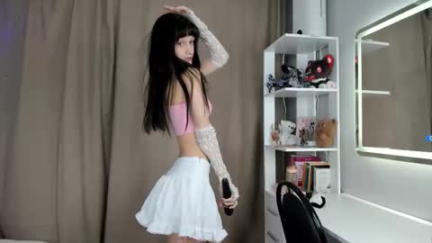 Snapshot of _darknessqueen_ chatting on 23, 11, 2025 Emilia online show from 23, 11, 2025