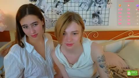 Snapshot of _eliizabeth__ chatting on 22, 4, 2026 Lizzy online show from 22, 4, 2026