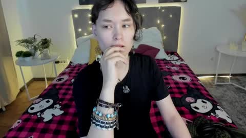 Snapshot of _emily__strike_ chatting on 3, 5, 2026 _emily__strike_ online show from 3, 5, 2026