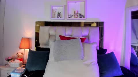 Isabella online show from 6, 3, 2026