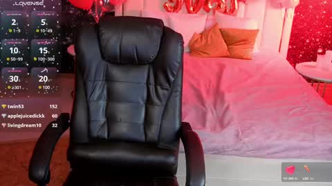  F R A U  online show from 8, 3, 2025