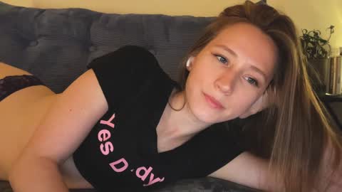 Snapshot of _feli_ chatting on 26, 2, 2025 all my social     online show from 26, 2, 2025