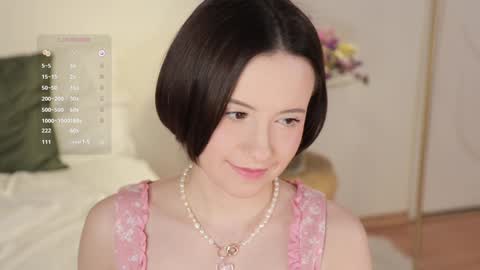 Snapshot of _female_essence_ chatting on 16, 12, 2024 Essie online show from 16, 12, 2024