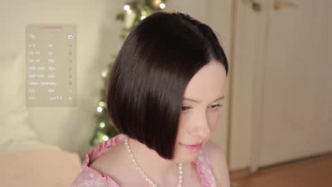 Snapshot of _female_essence_ chatting on 3, 1, 2025 Essie online show from 3, 1, 2025