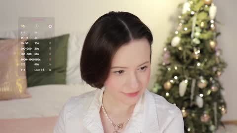 Snapshot of _female_essence_ chatting on 12, 1, 2025 Essie online show from 12, 1, 2025