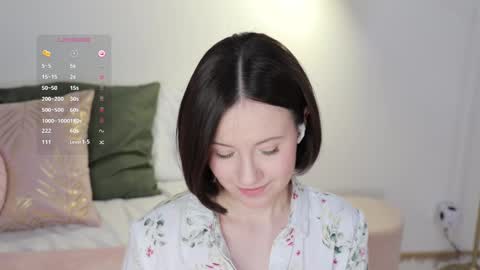 Snapshot of _female_essence_ chatting on 13, 2, 2025 Essie online show from 13, 2, 2025