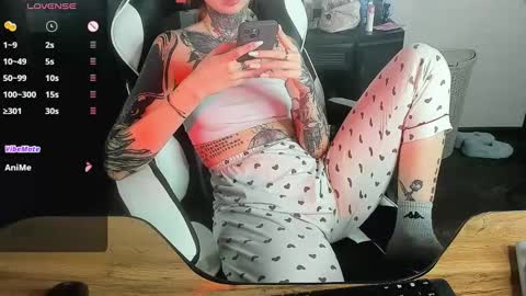 Snapshot of _feralberry__ chatting on 3, 12, 2024 Alis online show from 3, 12, 2024