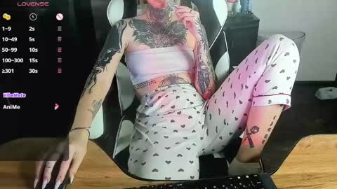 Snapshot of _feralberry__ chatting on 12, 12, 2024 Alis online show from 12, 12, 2024