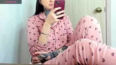 Snapshot of _feralberry__ chatting on 6, 3, 2025 Alis online show from 6, 3, 2025
