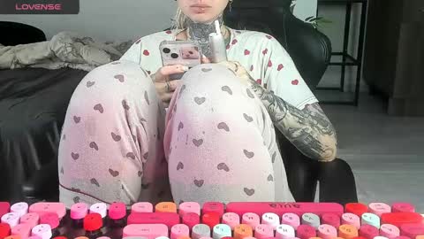 Snapshot of _feralberry__ chatting on 28, 5, 2026 Alis online show from 28, 5, 2026
