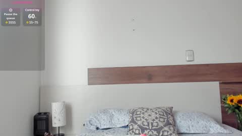 Snapshot of _fullmoon chatting on 12, 1, 2025 fullmoon online show from 12, 1, 2025