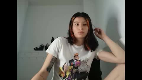 Snapshot of _genesid_dixton chatting on 28, 1, 2025 Mia-foster online show from 28, 1, 2025