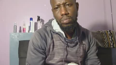 Snapshot of _hairlyboy chatting on 14, 12, 2025 _hairlyboy online show from 14, 12, 2025