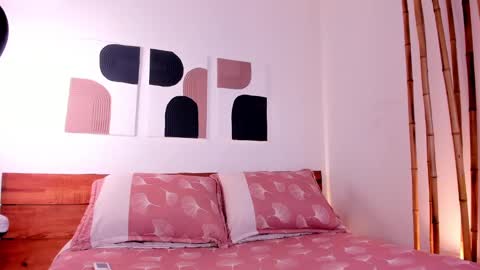 Hanna johnson online show from 4, 1, 2025