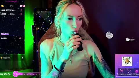 Snapshot of _helencarter chatting on 25, 5, 2026 Helen Carter 3 Next stream 2330 MSC online show from 25, 5, 2026