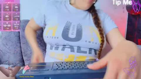 Snapshot of _honey1_ chatting on 22, 10, 2025 Honey online show from 22, 10, 2025